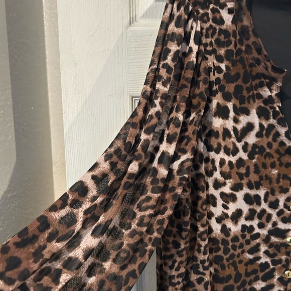 NWOT “A Love Story “ Leopard Print Knit Top - Picture 3 of 4